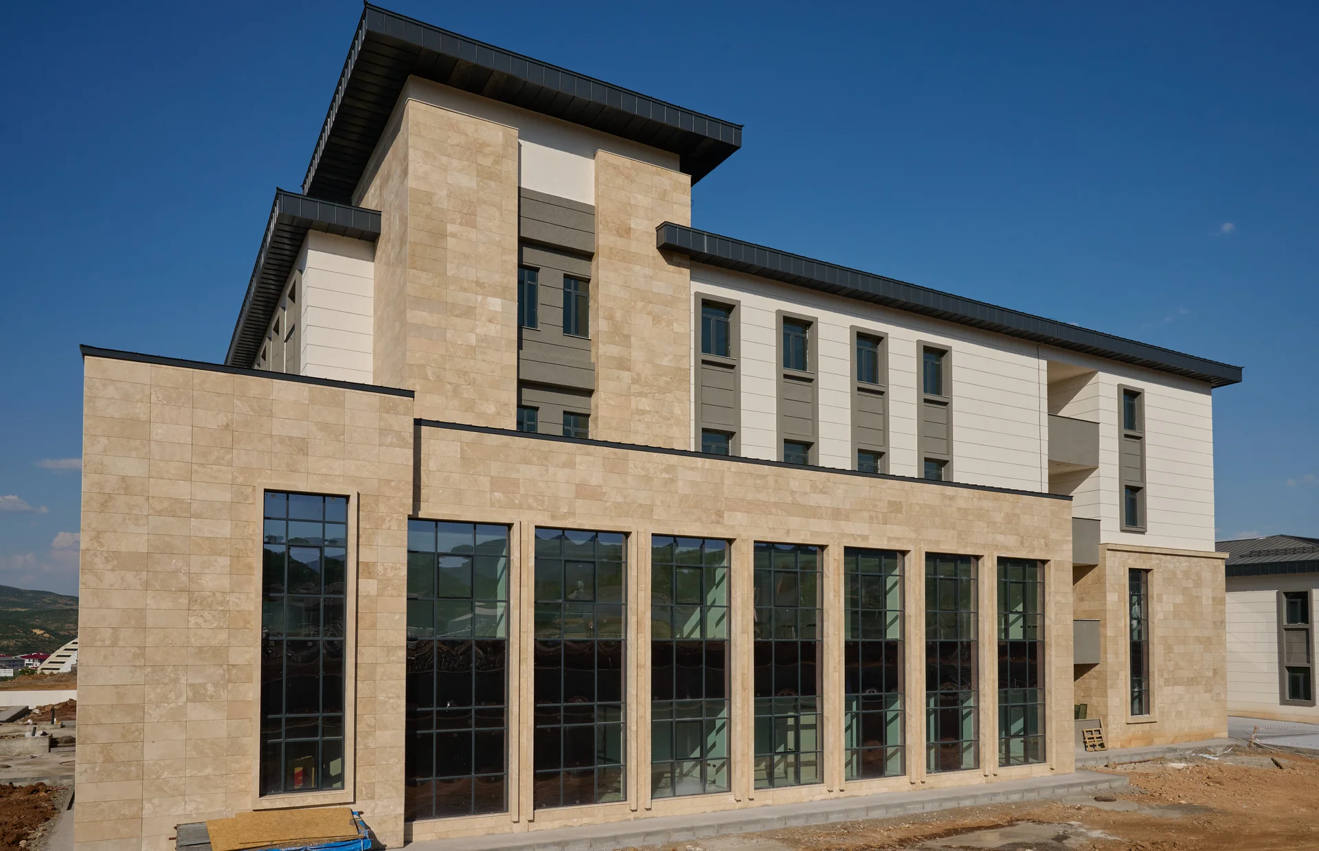 Bingöl Üniversitesi Diş Hekimliği Fakültesi ve Araştırma Hastanesi - Görsel 3 - Yükseliş İnşaat